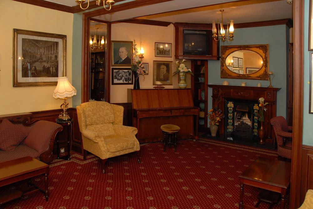 Woodenbridge Hotel Interior foto